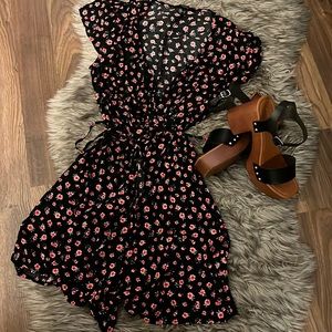 Black Summer flowery mini flowy dress